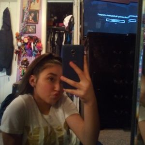 Meet your Posher, Ava